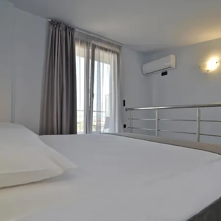 Mak Aparthotel Leptokaryá